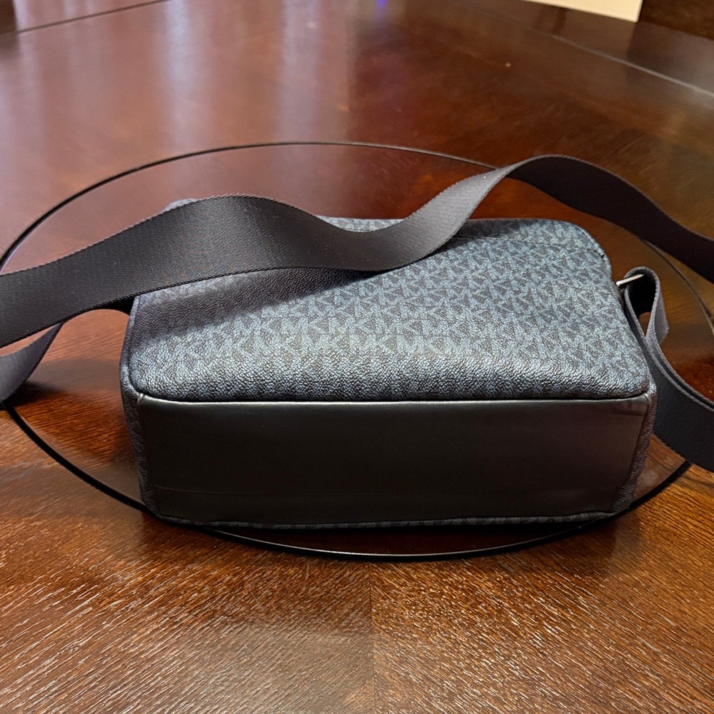 Michael Kors Navy Belt Bag - Picture 3 of 4